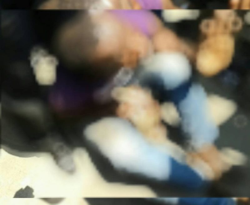 Un voleur congolais est resté coller à la télé plasma qu’il tentait de voler chez son voisin béninois