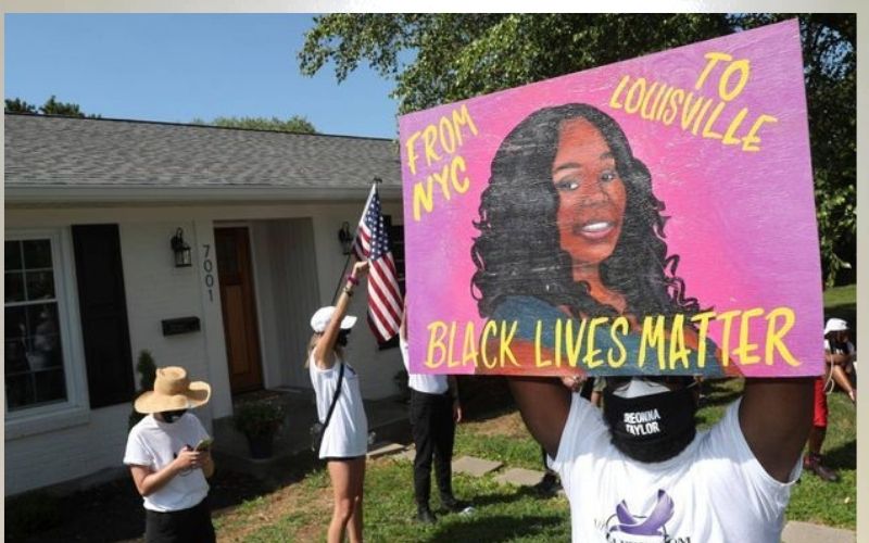 Etats-Unis : 7 mois après la mort de Breonna Taylor, les habitants de Louisville ne décolèrent pas 