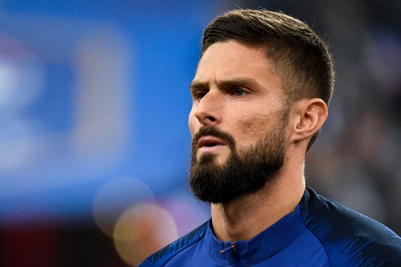 Mercato : le fameux attaquant que recherche le FC Barcelone serait-il Olivier Giroud ?
