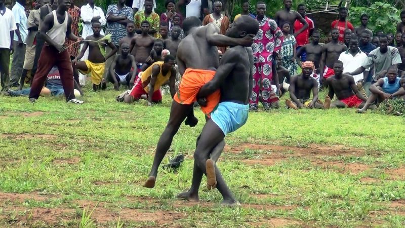 Togo : 2 jeunes Evala révèlent leurs techniques infaillibles de « terrassement »