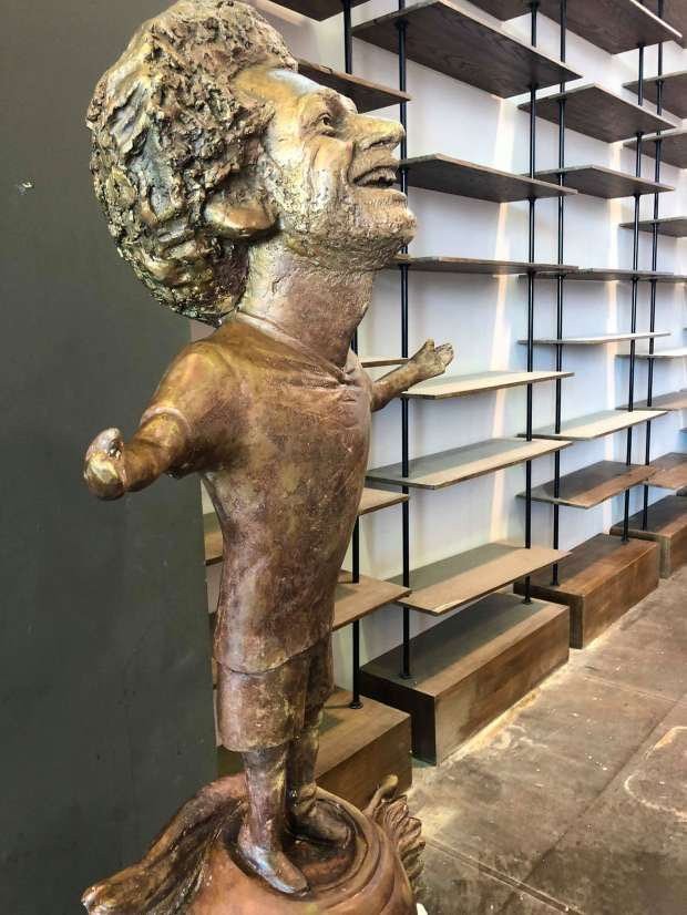 Insolite/cette statue bizarre à l’effigie de Mo Salah ne plaît pas à tout le monde (Photos)