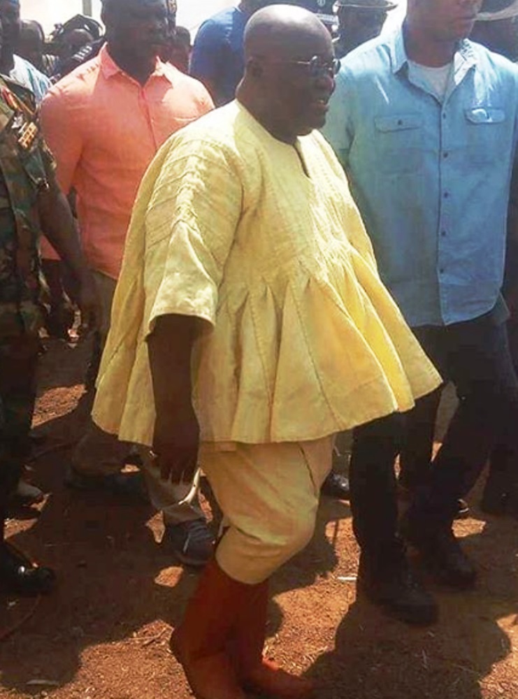 Style : cette tenue traditionnelle du Président ghanéen Nana Addo fait sensation