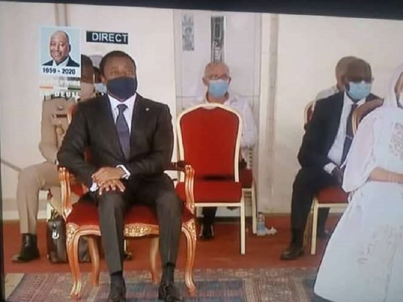 Togo : Faure Gnassingbé (enfin) avec un masque aux côtés d’Alassane Ouattara (photo)