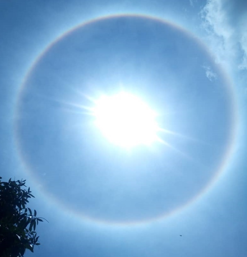 Togo :  un halo solaire aperçu dans le ciel ce mercredi 27 mai à Lomé (vidéo et explications)