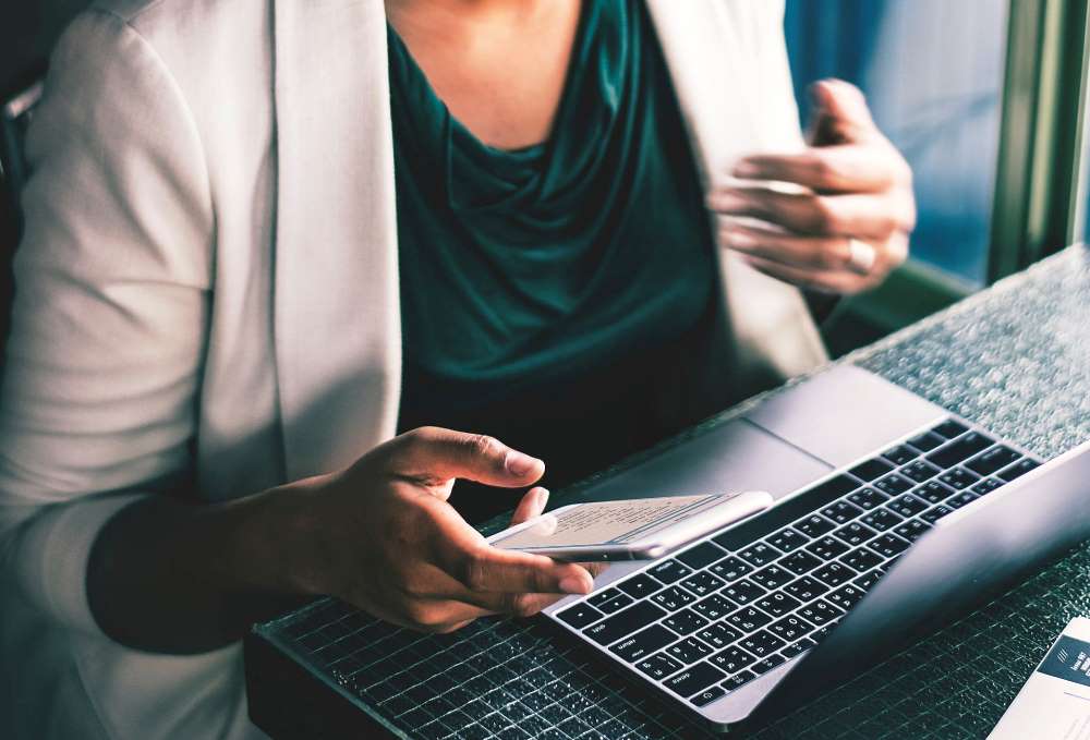 Internet rend-il l’investissement plus facile que jamais ?