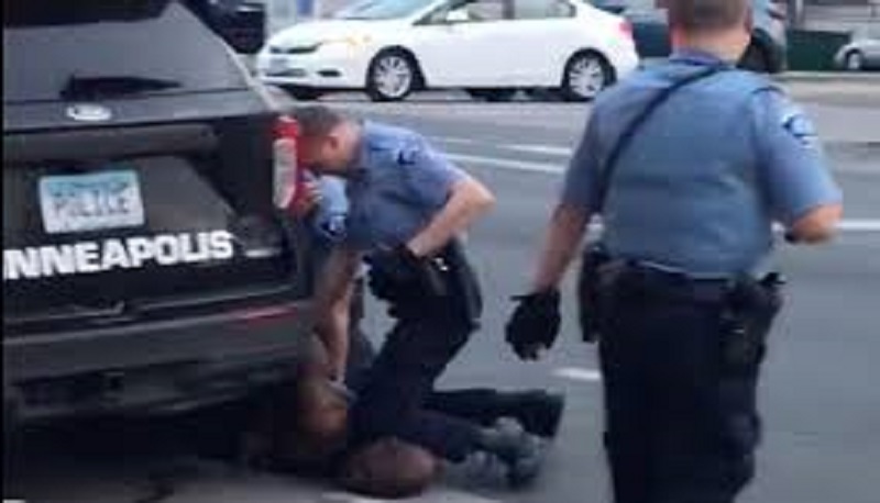 Les cameras-piétons des policiers qui ont interpellé mortellement George Floyd rendues publiques (vidéo)