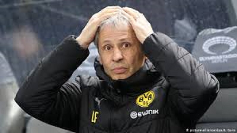 Borussia Dortmund : le coach Lucien Favre lourdement sanctionné