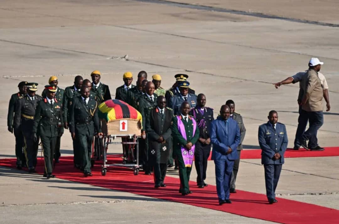 La dépouille de Robert Mugabe est arrivée en terre zimbabwéenne !