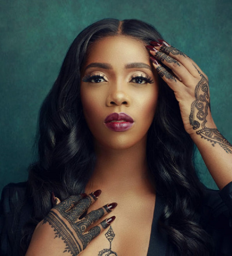 Tiwa Savage parle de son expérience avec les différentes tailles de virilité (vidéo)