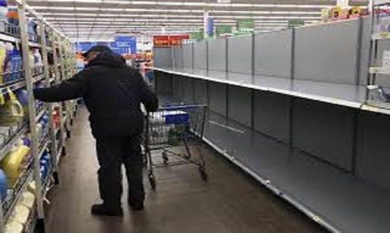 Etats-Unis : un agent de sécurité d’un supermarché attaqué par 2 clients qui ont refusé de porter un masque