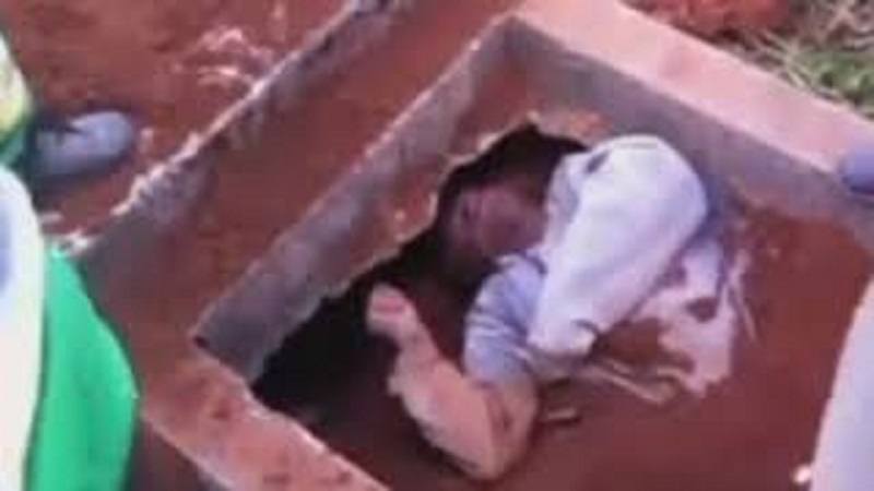 Cameroun : un homme enterre vivant son beau-frère