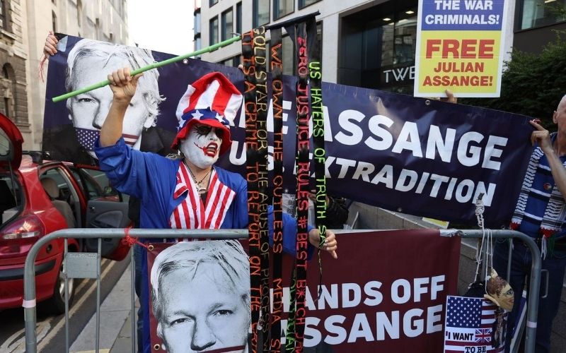 Royaume-Uni : Julian Assange sera fixé sur son sort après les élections américaines