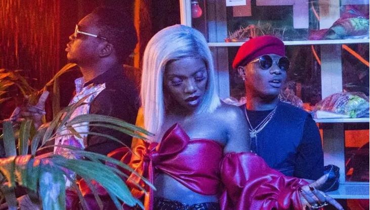 Stars africaines : Wizkid et Tiwa Savage enflamment  la toile avec leur baiser langoureux (vidéo)