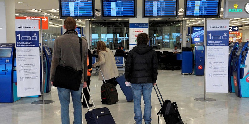 Covid-19 : une vingtaine de voyageurs algériens bloqués à l’aéroport de Roissy depuis 1 mois