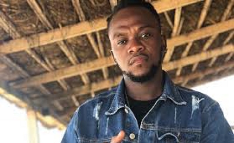 Elow’n s’estime meilleur que Wizkid et suscite la réaction des internautes