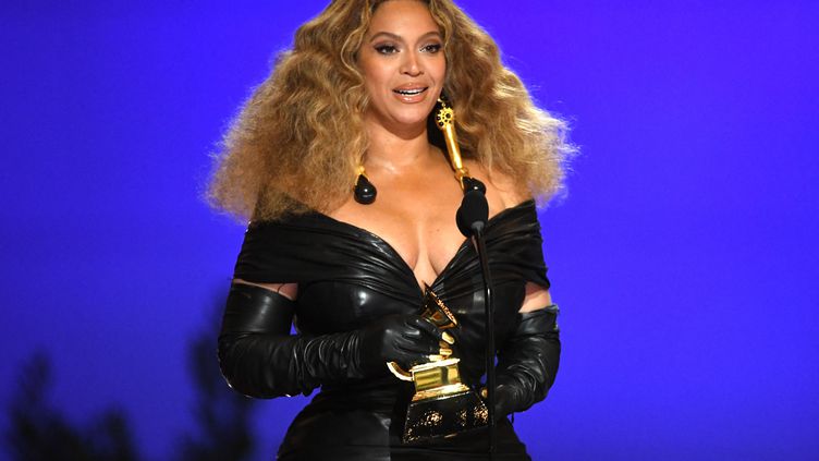 Beyoncé : la star poste de rares photos aux côtés de ses 2 filles ; les fans sous le charme