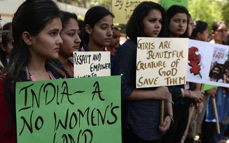 Inde : un juge propose à un violeur présumé d’épouser sa victime, tollé dans le pays