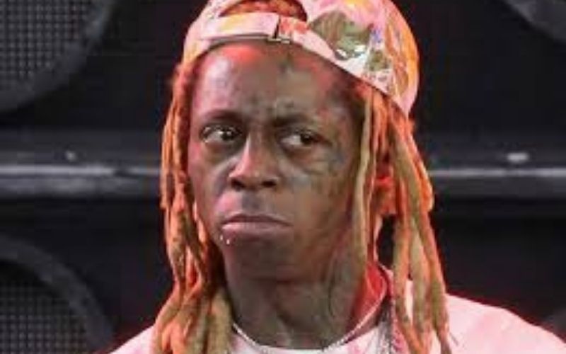 Lil Wayne menace : « Je vais te pisser dans la bouche p*te… » ; le rappeur impliqué dans un bad buzz