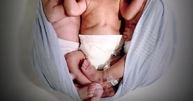 Nigeria : une femme donne naissance à des triplets après 11 ans de mariage (photo)