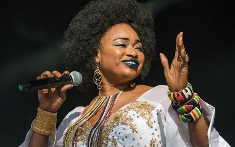 Oumou Sangaré : “Je chante pour venger ma mère… “, la diva fait de surprenantes révélations