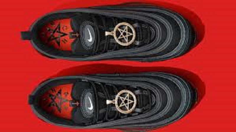 Un tribunal américain ordonne l’arrêt des ventes de « Satan Shoe »