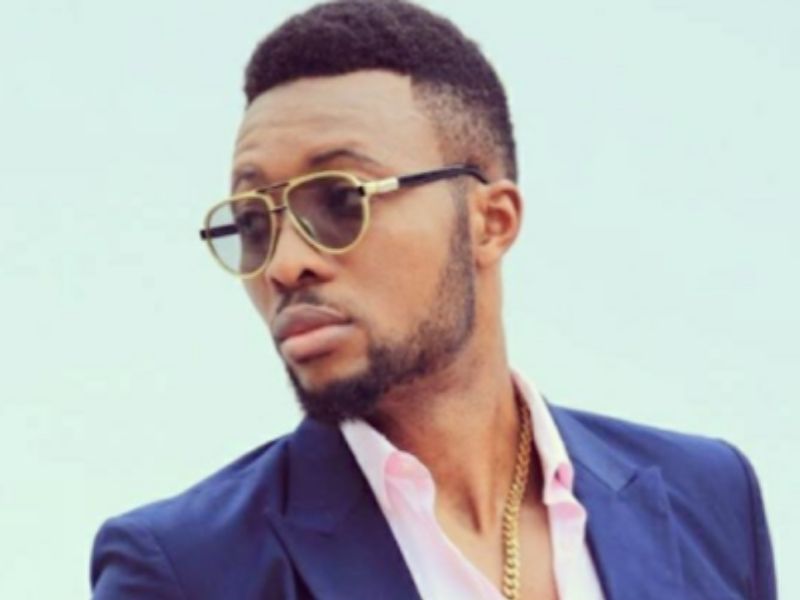 Stars quand Mike Alabi se moque de Fanicko pour sa petite taille (Photo)