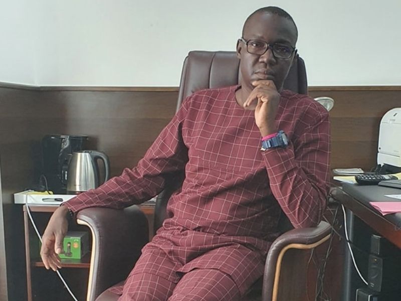 Togo Gerry Taama s'insurge contre les dos d'âne criminels sur le boulevard Jean Paul 2