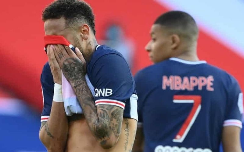 Neymar : la star brésilienne surprend en annonçant… de sa carrière, les fans très touchés, roi Pelé réagit (vidéo)