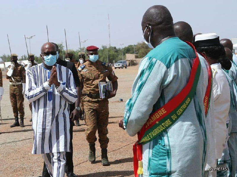 Burkina-Faso : Roch Kaboré préside la décoration de plusieurs producteurs et acteurs du monde rural