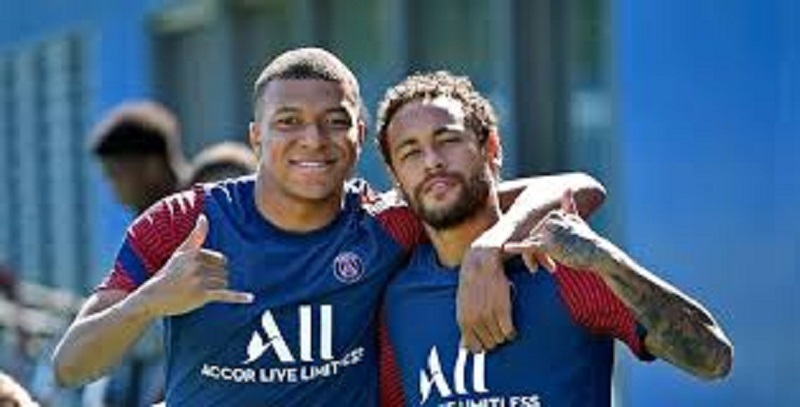 Kylian Mbappé : le nouveau surnom très adorable de l’attaquant français; un cadeau de Neymar