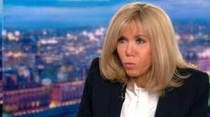 Sommet G7 : Brigitte Macron adopte un look attirant