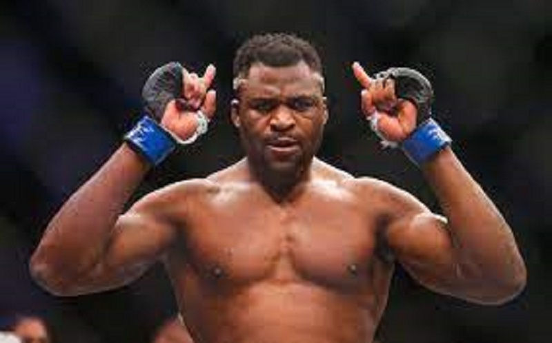 Francis Ngannou détient le record de « coup de poing le plus puissant au monde » ; cela équivaut à … kilowatt