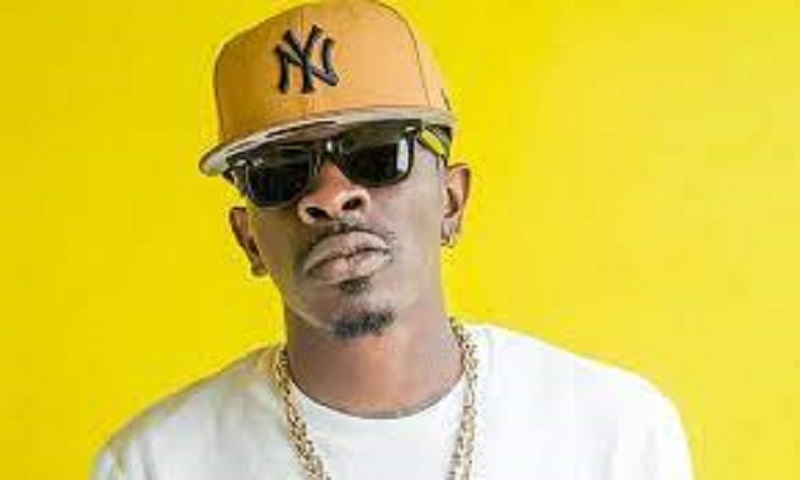 Shatta Wale : ce garçon devient le plus jeune artiste à figurer aux côtés de la star