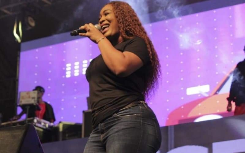 Stars : Josey s’enjaille sur la chanson « Amore » de Fally Ipupa et suscite l’admiration