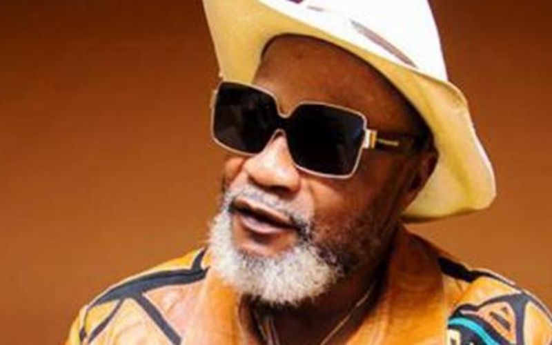 « Le français de Koffi Olomide s’arrête aux poèmes, parce qu’aux questions simples, il n’a pas pu… » ; la star véritablement dans la gueule du loup (vidéo)