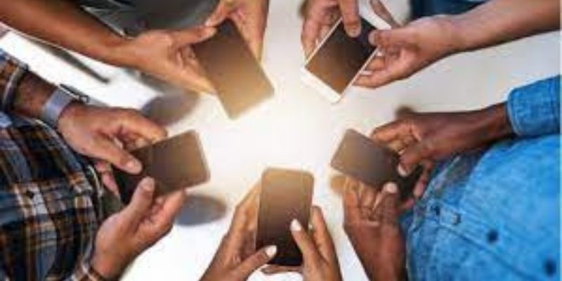 Togo : Influenceur sur les réseaux sociaux, le phénomène à la mode ?