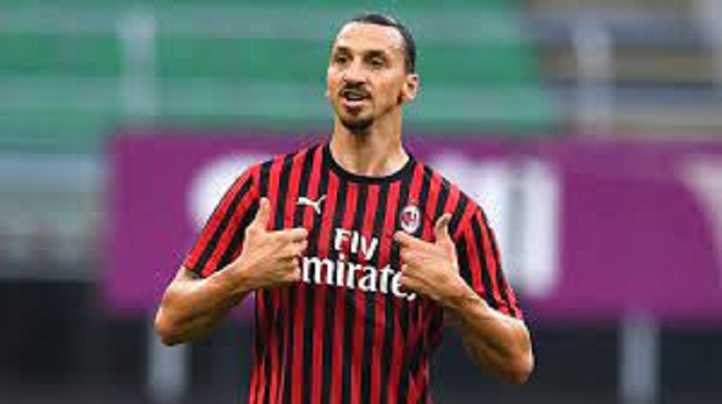 Zlatan Ibrahimovic pose avec son idole ; le cliché devient viral (photo)