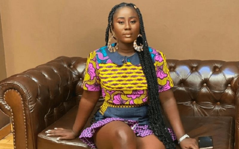 Allure de garçon, en culotte, poitrine presqu’absente ; cette vieille photo d’Eunice Zunon enflamme le web