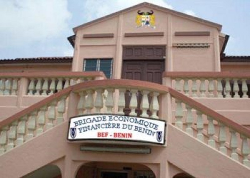 Bénin : Le directeur départemental du trésor arrêté suite à une plainte de son chauffeur