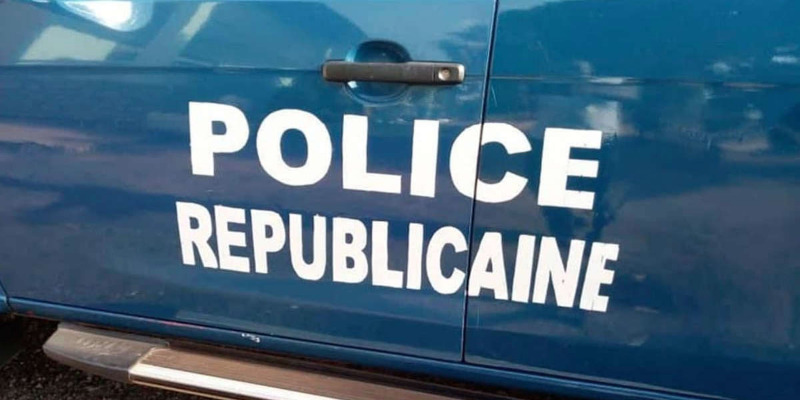 Togo : deux individus spécialisés dans la fabrication de faux billets de banque arrêtés par la police (photos)