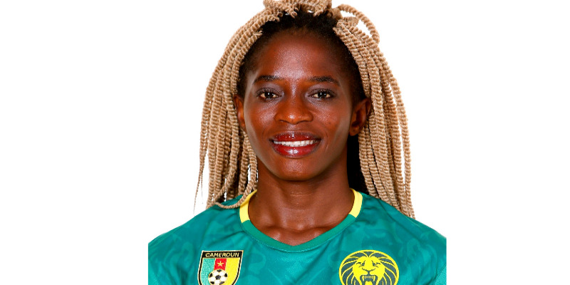 Cameroun : la footballeuse internationale Claudine Meffometou comblée