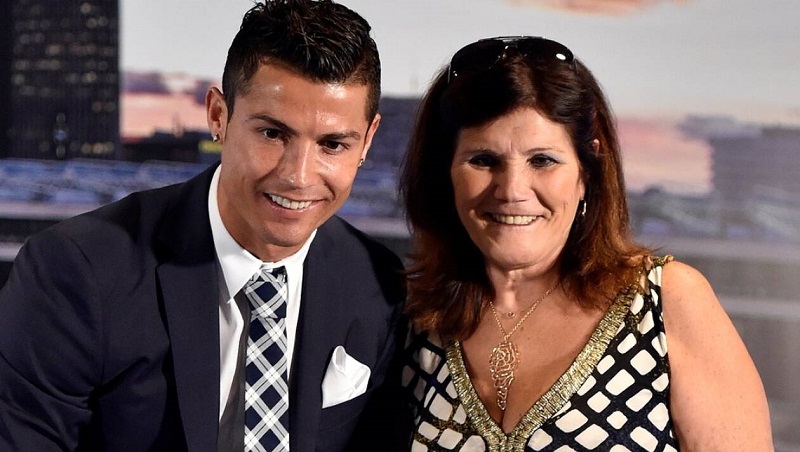 « Avant de mourir, je veux le voir… », la mère de Cristiano Ronaldo sème la pagaille sur la toile