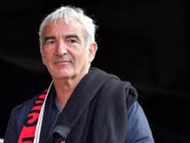 Football : quand Raymond Domenech désavoue Karim Benzema