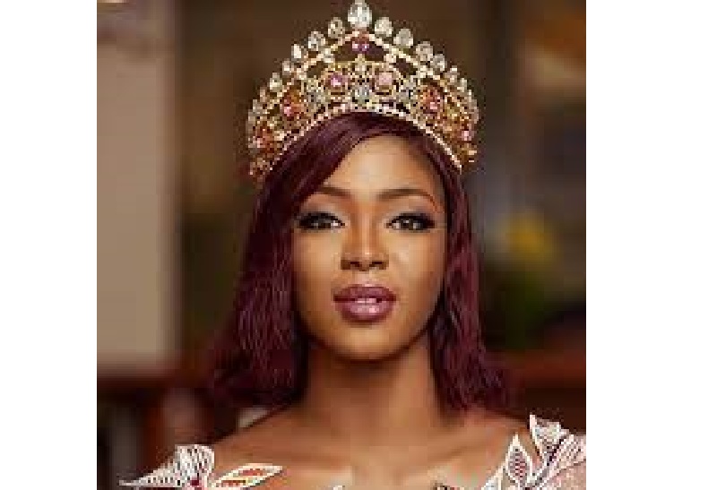 Aida Yombo : la Miss Togo pose seins nus et fait rêver (photo)