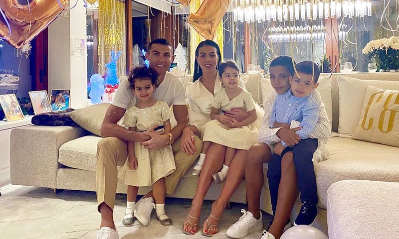 Cristiano Ronaldo : cette vidéo de sa fille en train de chanter enflamme la toile
