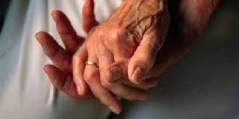 Drame : elle se suicide avec son mari malade car « ils ne voulaient pas partir l’un sans l’autre »