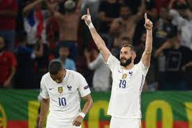 La réaction amusante de Drogba après le doublé de Benzema face au Portugal