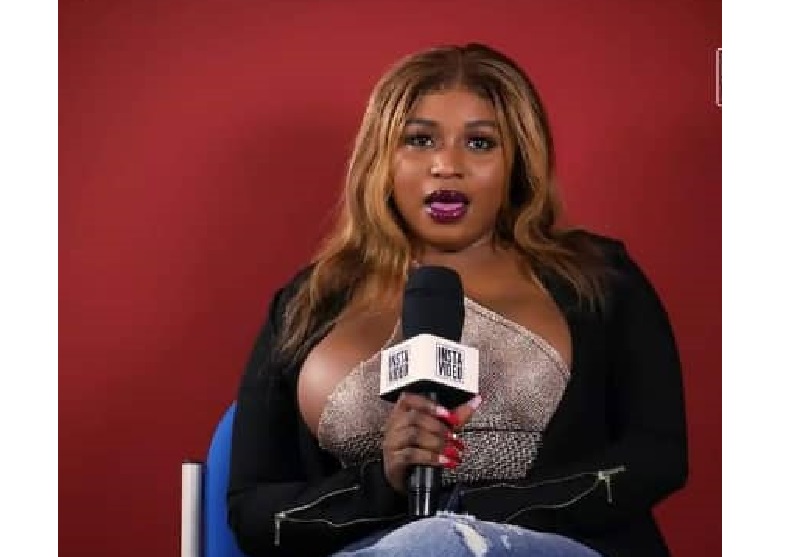 « Vous voulez tous coucher avec moi » : cette star du web convertie au christianisme, remet son manteau d’influenceuse et expose les « pseudos pasteurs » (vidéo)