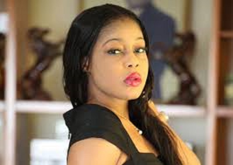 Emmanuelle Keita : l’influenceuse et sa complice font baver la toile (photo)
