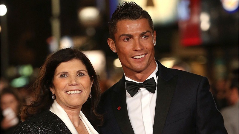 Dolores Aveiro : le nouveau look de la maman de Cristiano Ronaldo fait sensation (photo)